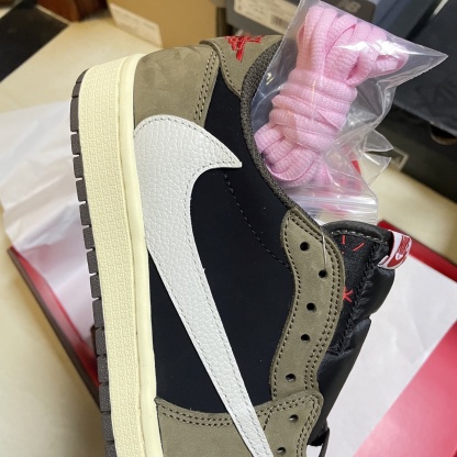 「コラボモデル」Travis Scott x Nike Jordan Air Jordan 1 Low OG TS SP スニーカー