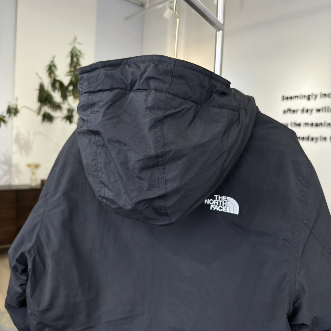 ザ・ノースフェイス「The North Face」ブラックサムライ アーバンアウトドア ダウンジャケット FW24