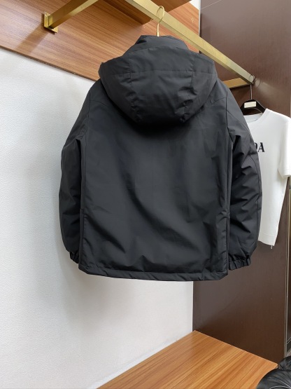 バレンシアガ「Balenciaga」‌2024秋冬最新ダウンジャケット