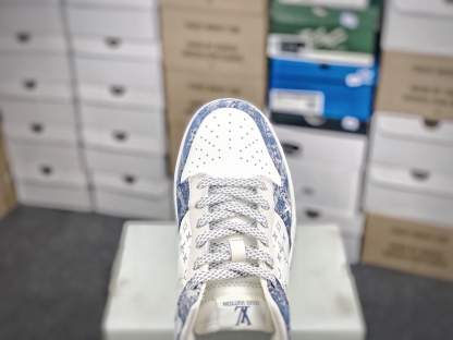 ルイ・ヴィトン「Louis Vuitton」Nike SB Dunk Low ホワイト スニーカー