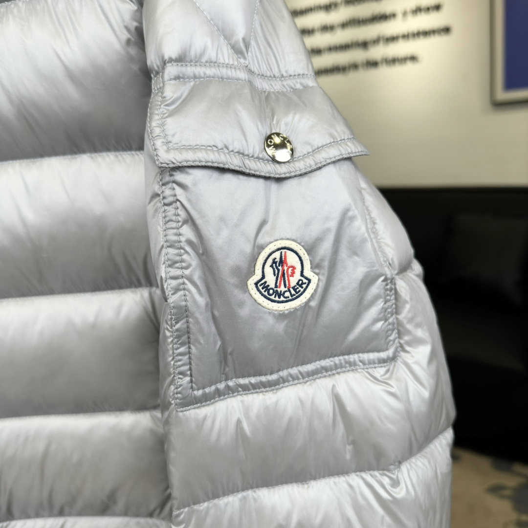 モンクレール「Moncler」フード付きカラーブロック ダウンジャケット