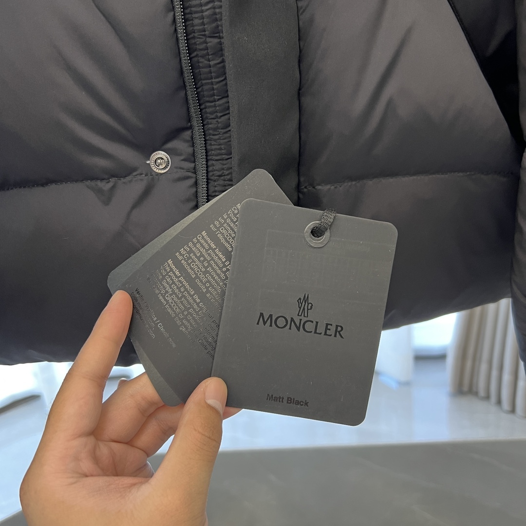 モンクレール「Moncler」ブラックレーベル ブラックウォリアー ショートダウンジャケット