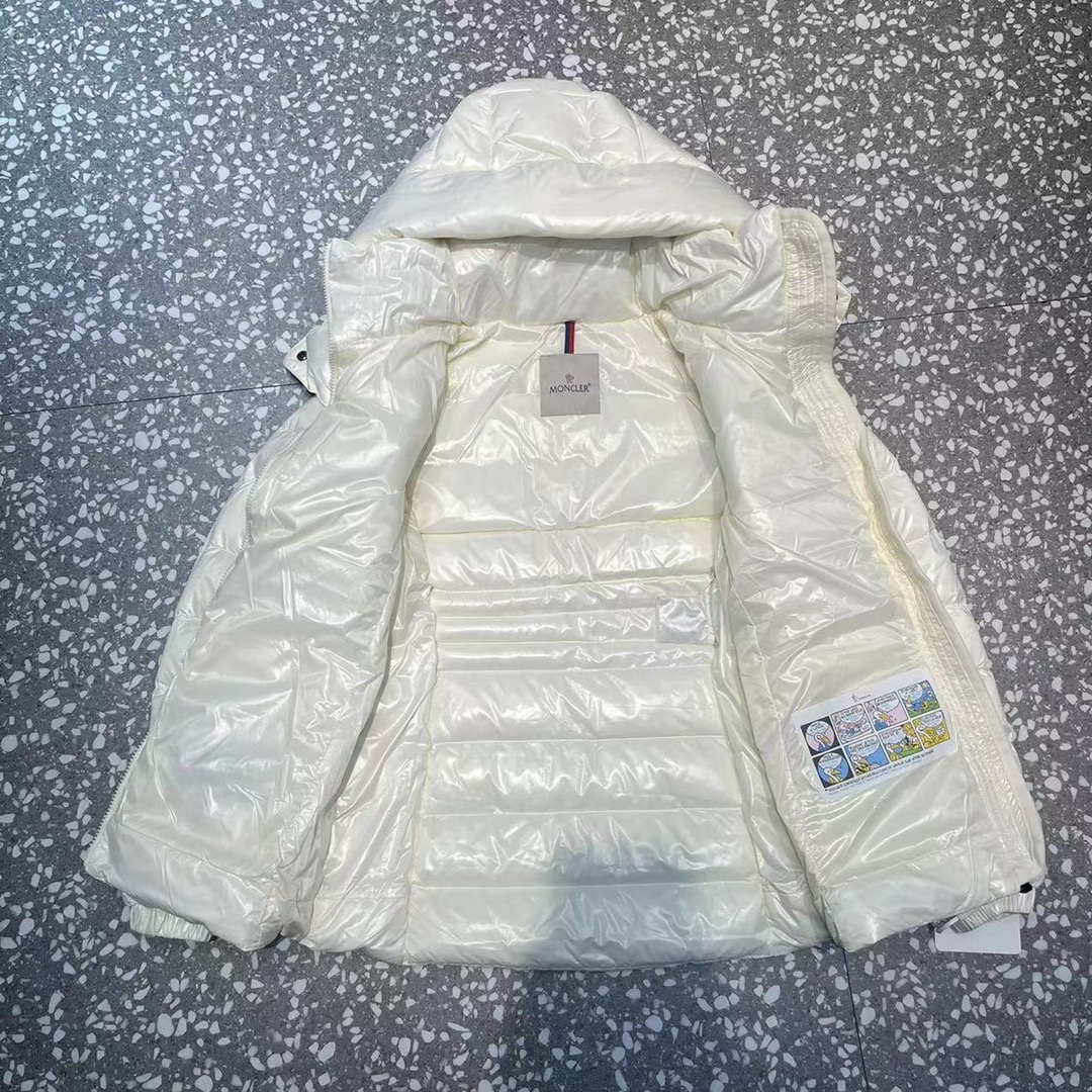 モンクレール「Moncler」フード付き スリムフィット ダウンジャケット レディース