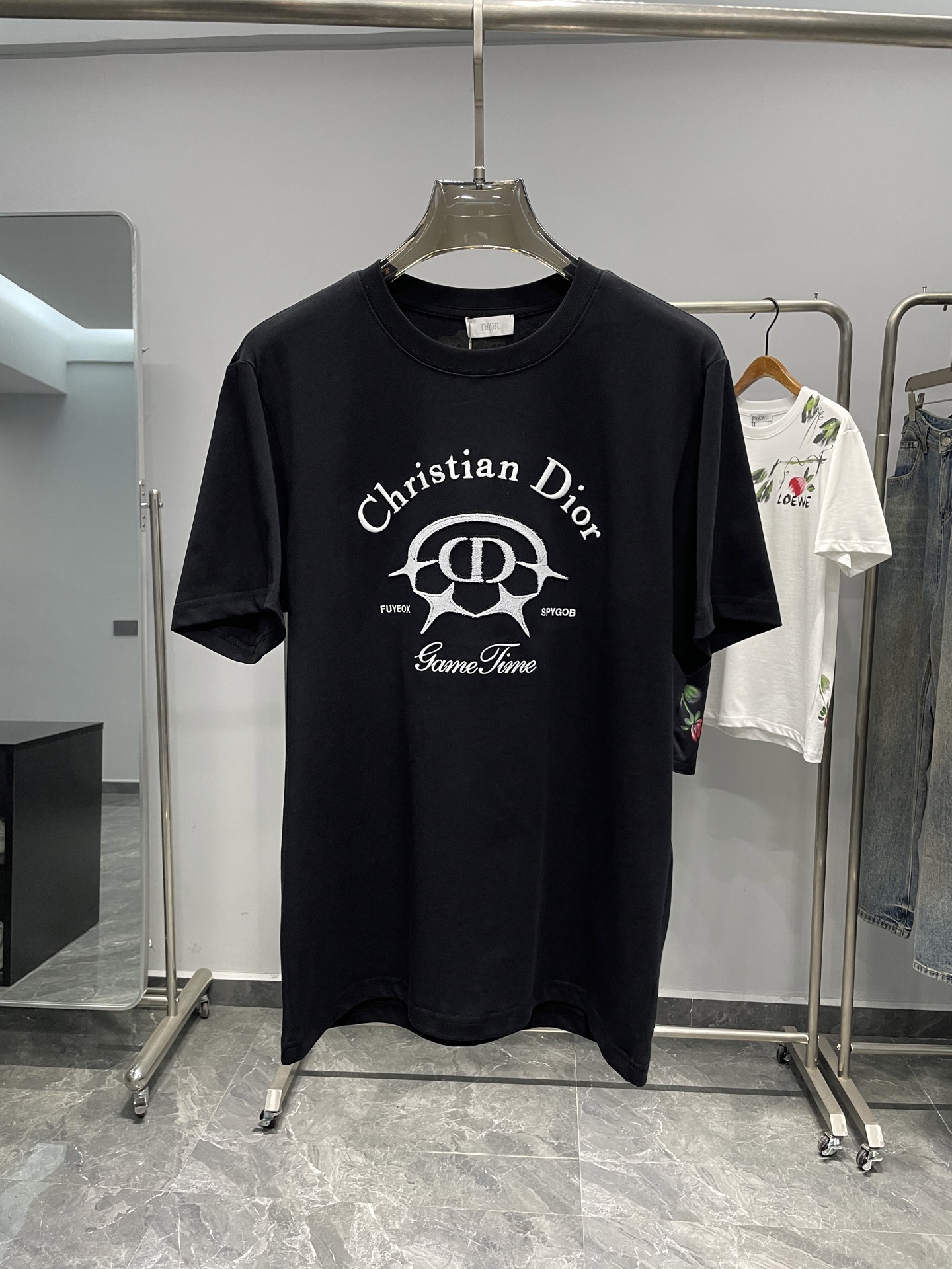 ディオール「Dior」CDロゴ立体刺繍半袖Tシャツ