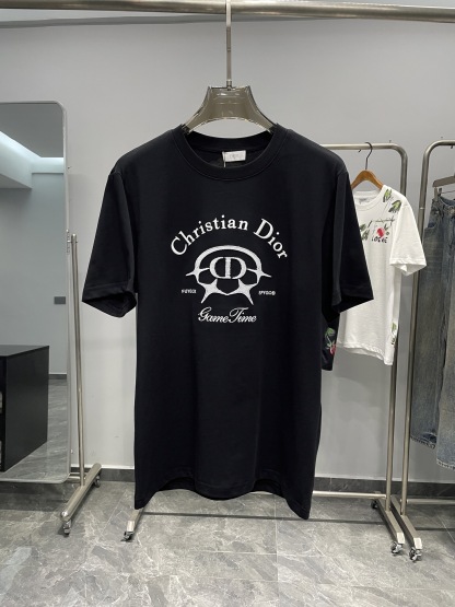 ディオール「Dior」CDロゴ立体刺繍半袖Tシャツ