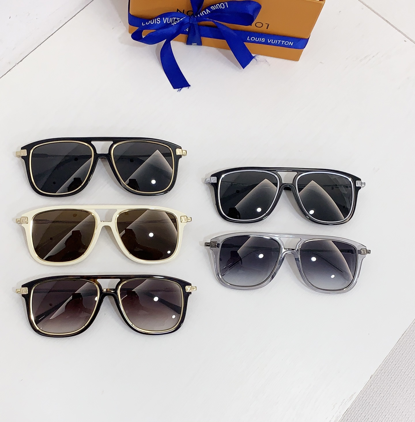 ルイ・ヴィトン「Louis Vuitton」 LEGACY ROUND サングラス