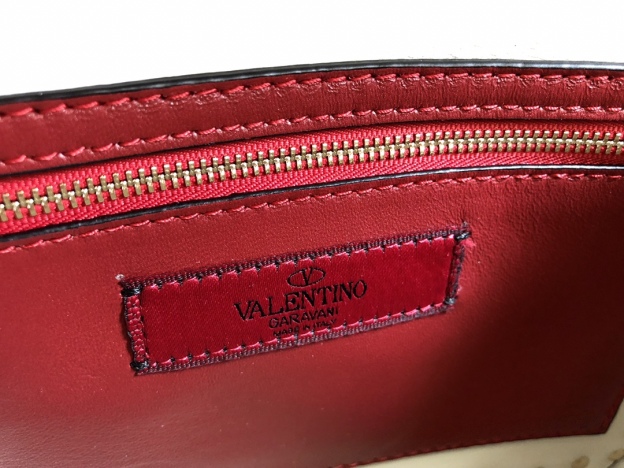 ヴァレンティノ「Valentino」ガラヴァーニ ミニ スタッド レザー ショルダーバッグ