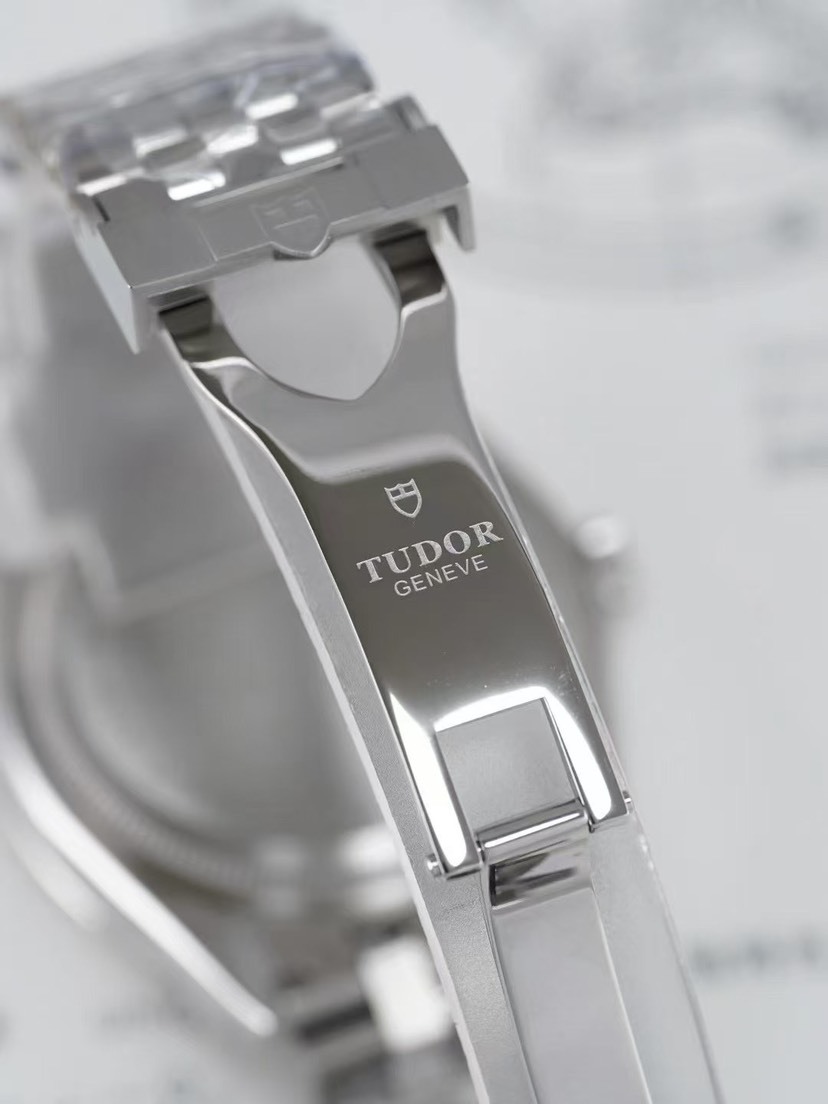 チューダー「Tudor」ブラックベイ 1958 シリーズメンズウォッチ39MM