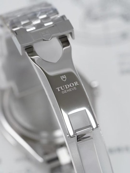 チューダー「Tudor」ブラックベイ 1958 シリーズメンズウォッチ39MM