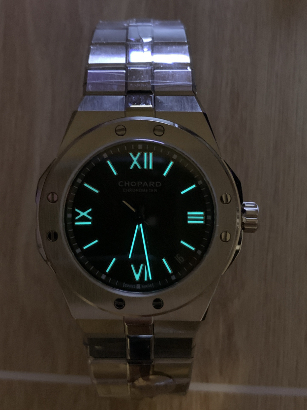 ショパール「Chopard」アルパインイーグルメンズウォッチ42mm