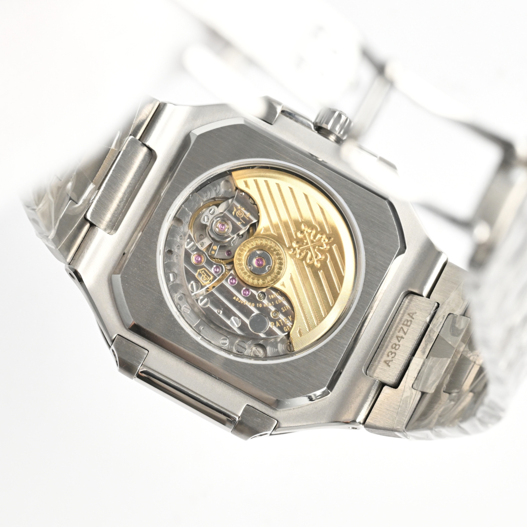 パテック・フィリップ「Patek Philippe」キュビタス 5821 クロノグラフ 腕時計45mm