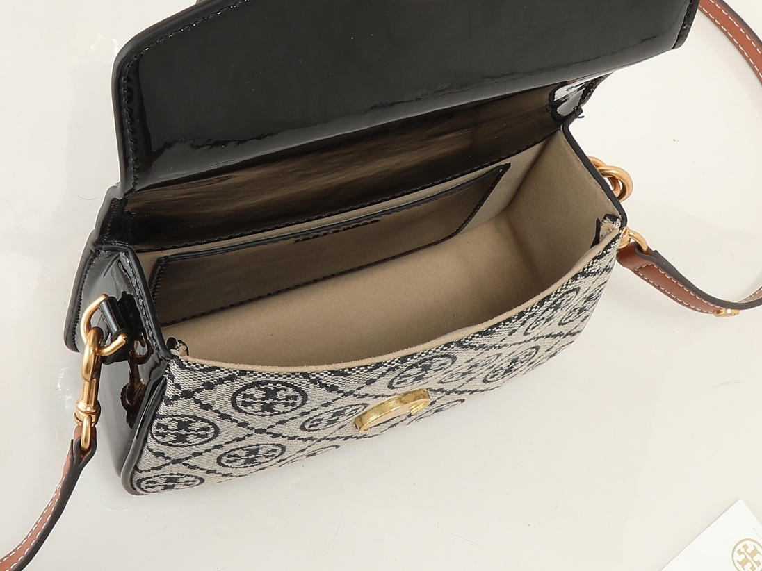 トリー バーチ「Tory Burch」Tofu ショルダーバッグ