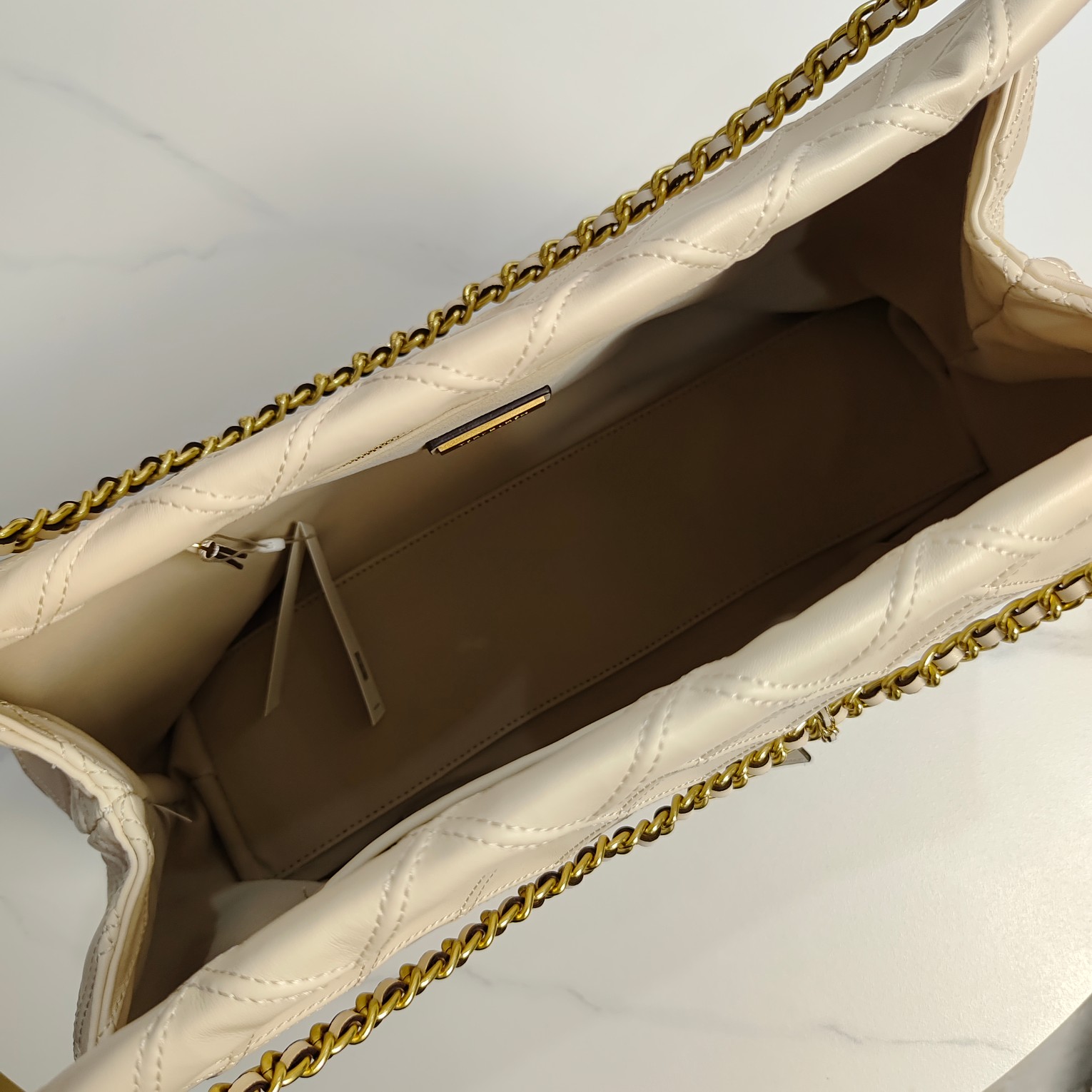 トリー バーチ「Tory Burch」 FLEMING SOFT 抽繩ショルダーバッグ