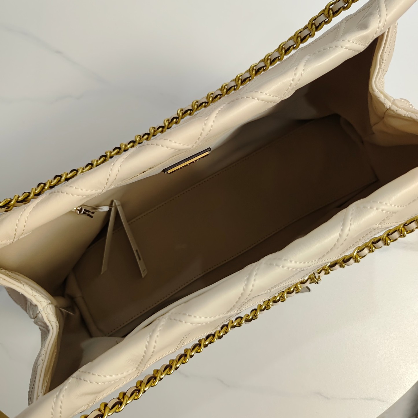 トリー バーチ「Tory Burch」 FLEMING SOFT 抽繩ショルダーバッグ