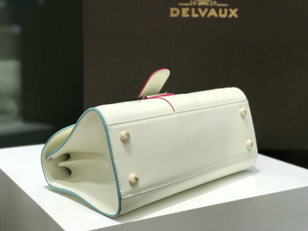 デルヴォー「Delvaux」 Brillant Mini Cashmere カシミアハンドバッグ