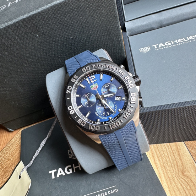 タグ・ホイヤー「TAG Heuer」フォーミュラ1 クォーツ メンズウォッチ 43mm