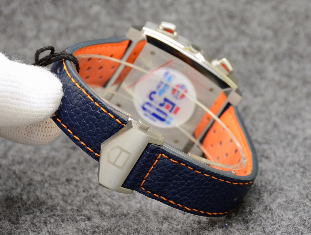 タグ・ホイヤー「TAG Heuer」カレラ クォーツ メンズウォッチ 40mm