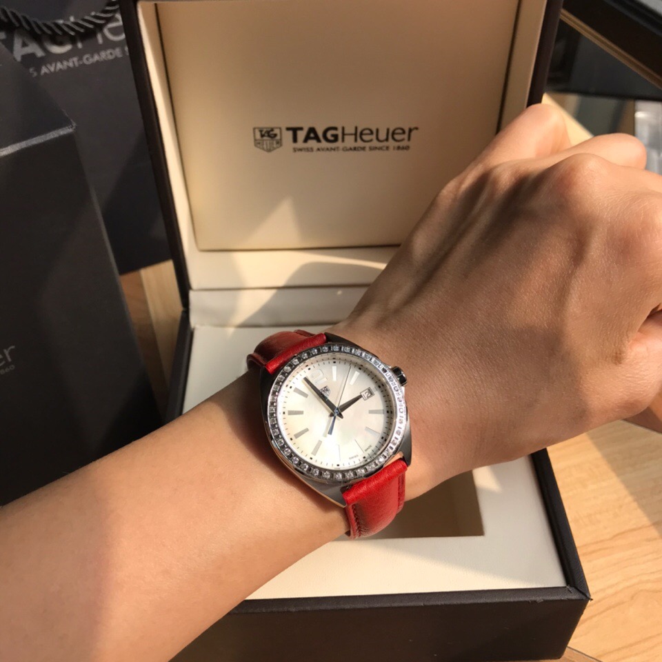 タグ・ホイヤー「TAG Heuer」フォーミュラ1 レディースクォーツ 腕時計35mm