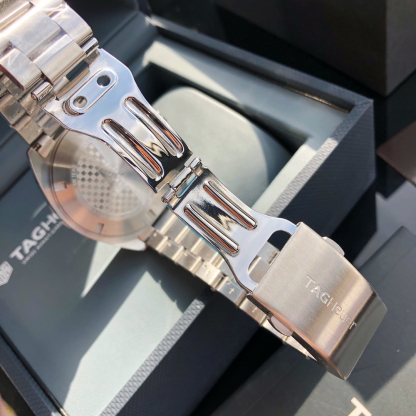 タグ・ホイヤー「TAG Heuer」カレラ ヒューアークロノグラフ スチールブレスレット 腕時計43mm