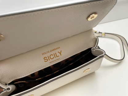 ドルチェ・アンド・ガッバーナ「D&G」クリスタルエンベリッシュド ミニバッグ