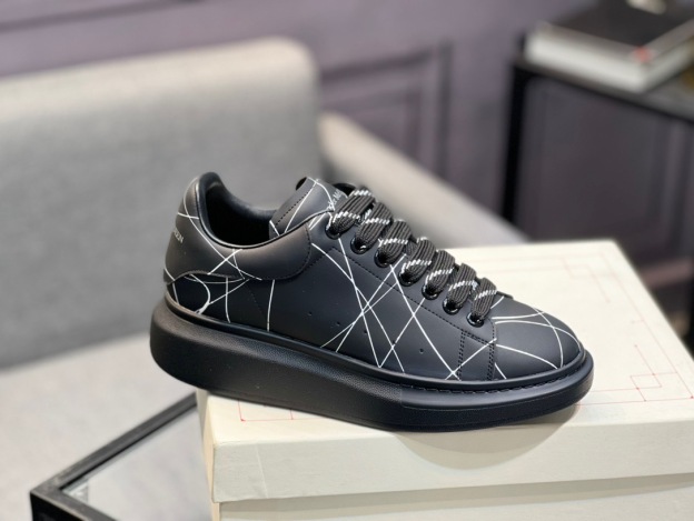 アレキサンダー・マックイーン［Alexander McQueen］Oversized Sneaker "Classic White" スニーカー