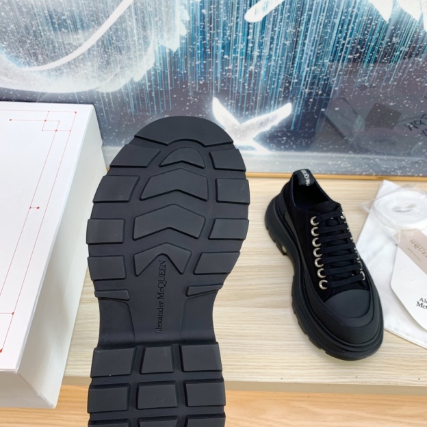 アレキサンダー・マックイーン［Alexander McQueen］Oversized Sneaker "Classic Platform" スニーカー