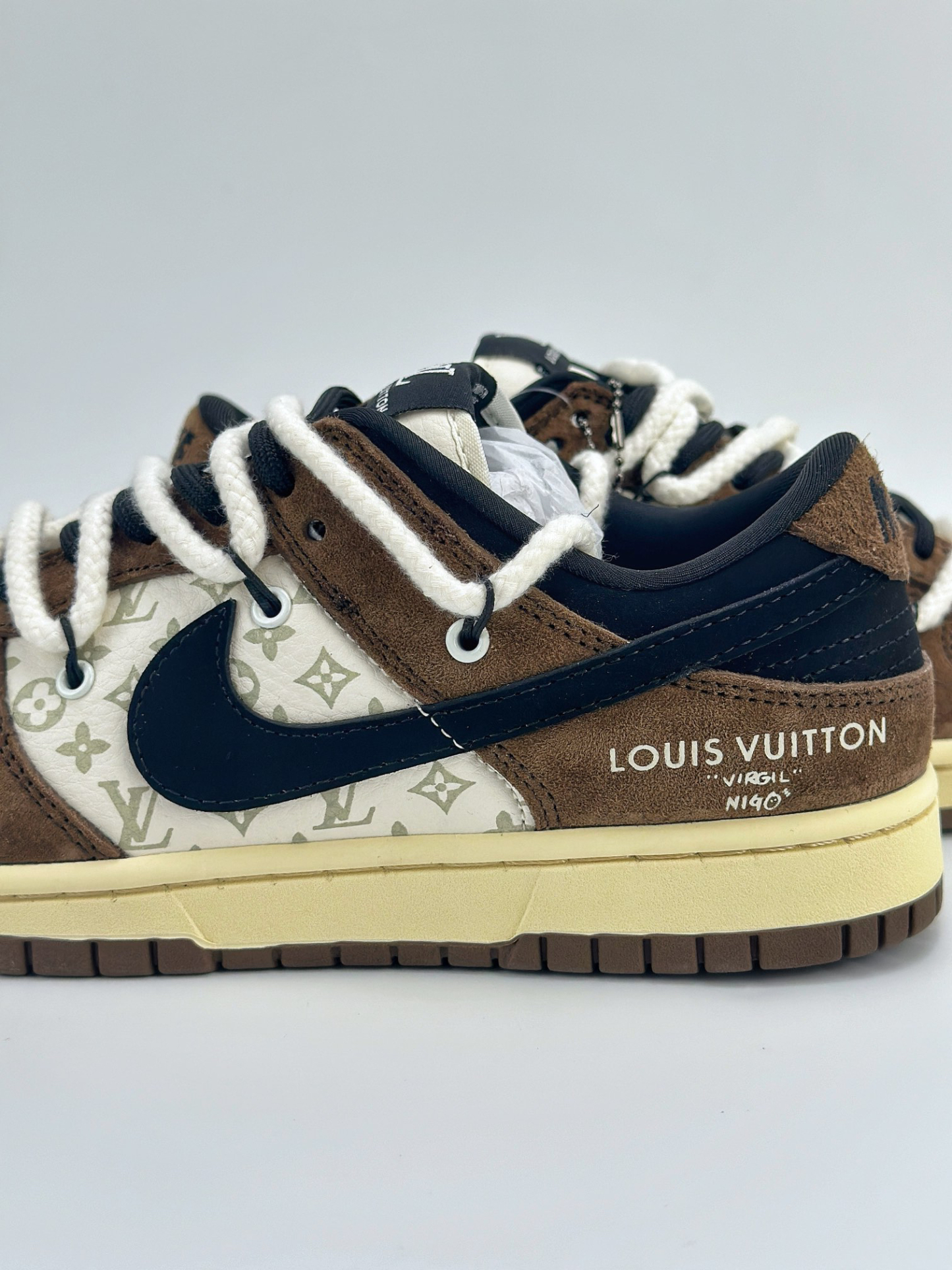 「コラボモデル」Louis Vuitton x Nike Air Force 1 Low スニーカー