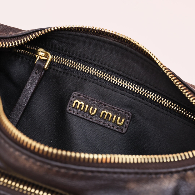 ミュウミュウ「Miu Miu」Matelassé バイカー バッグ