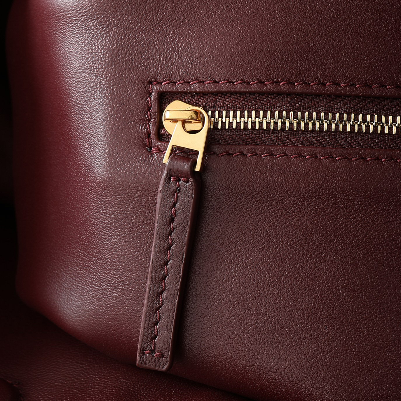 ボッテガ・ヴェネタ「Bottega Veneta」 Hop ラージショルダーバッグ