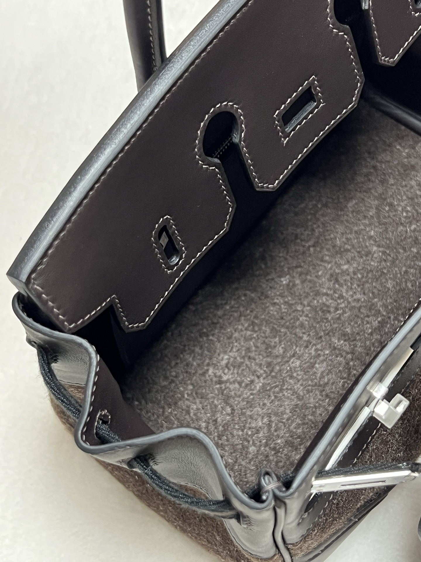 エルメス「Hermès」ウッド（烏木色）スウィフトレザー＆フェルト シルバーハードウェア バッグ