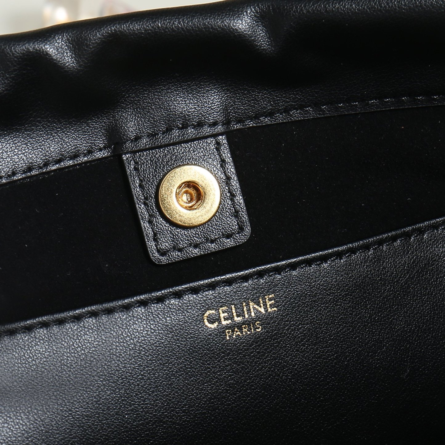 セリーヌ「Celine」トリアンンフ スムースレザー ドローストリングバッグ