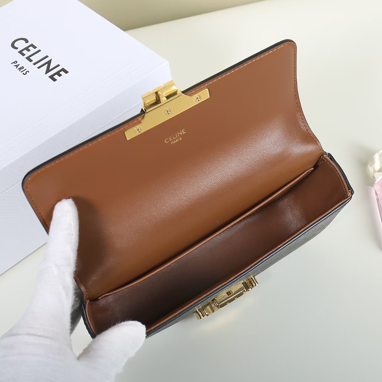 セリーヌ「Celine」 トリアンフ チェーンショルダーバッグ