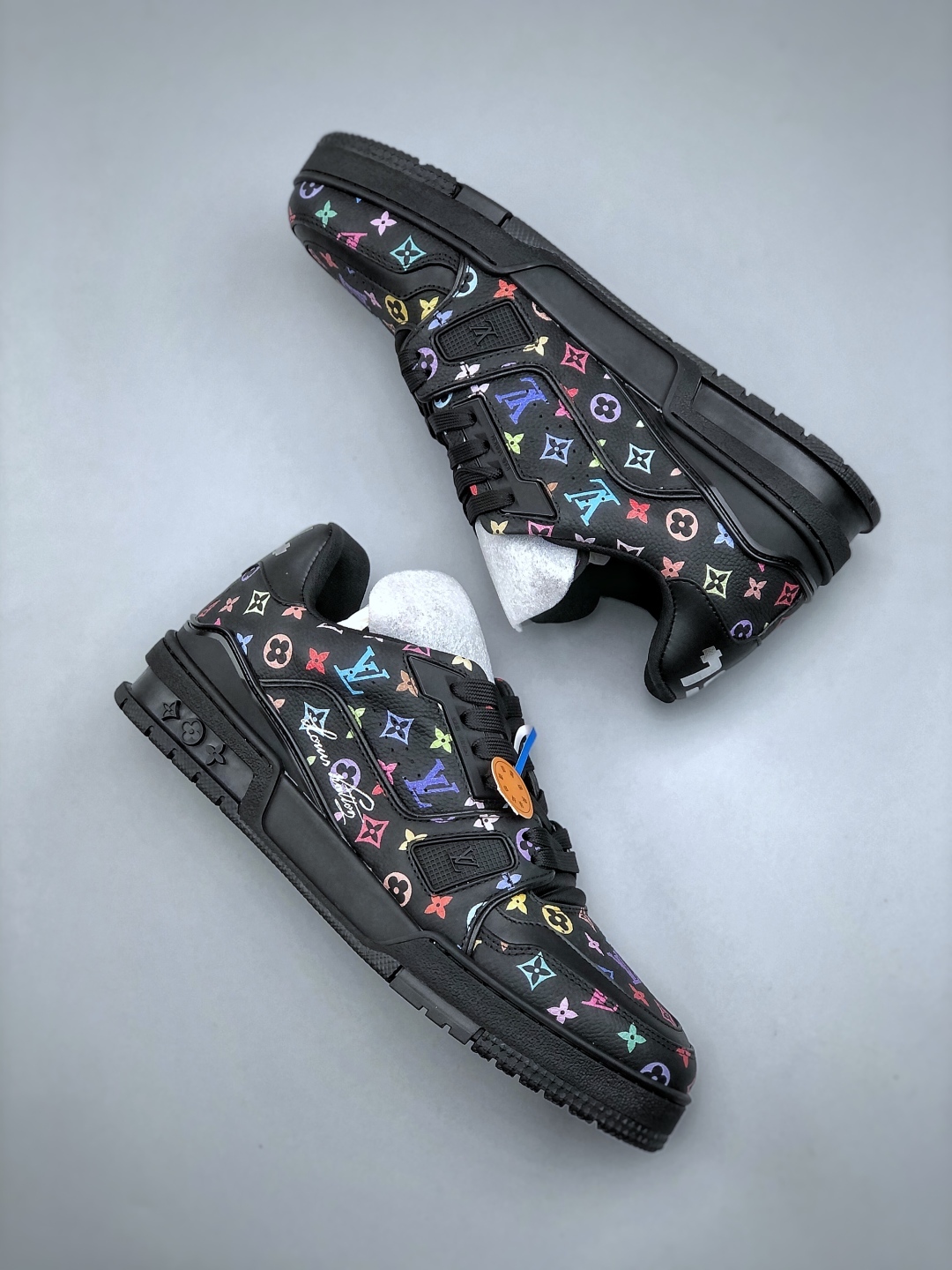 「コラボモデル」Louis Vuitton x Trainerローテクスニーカー