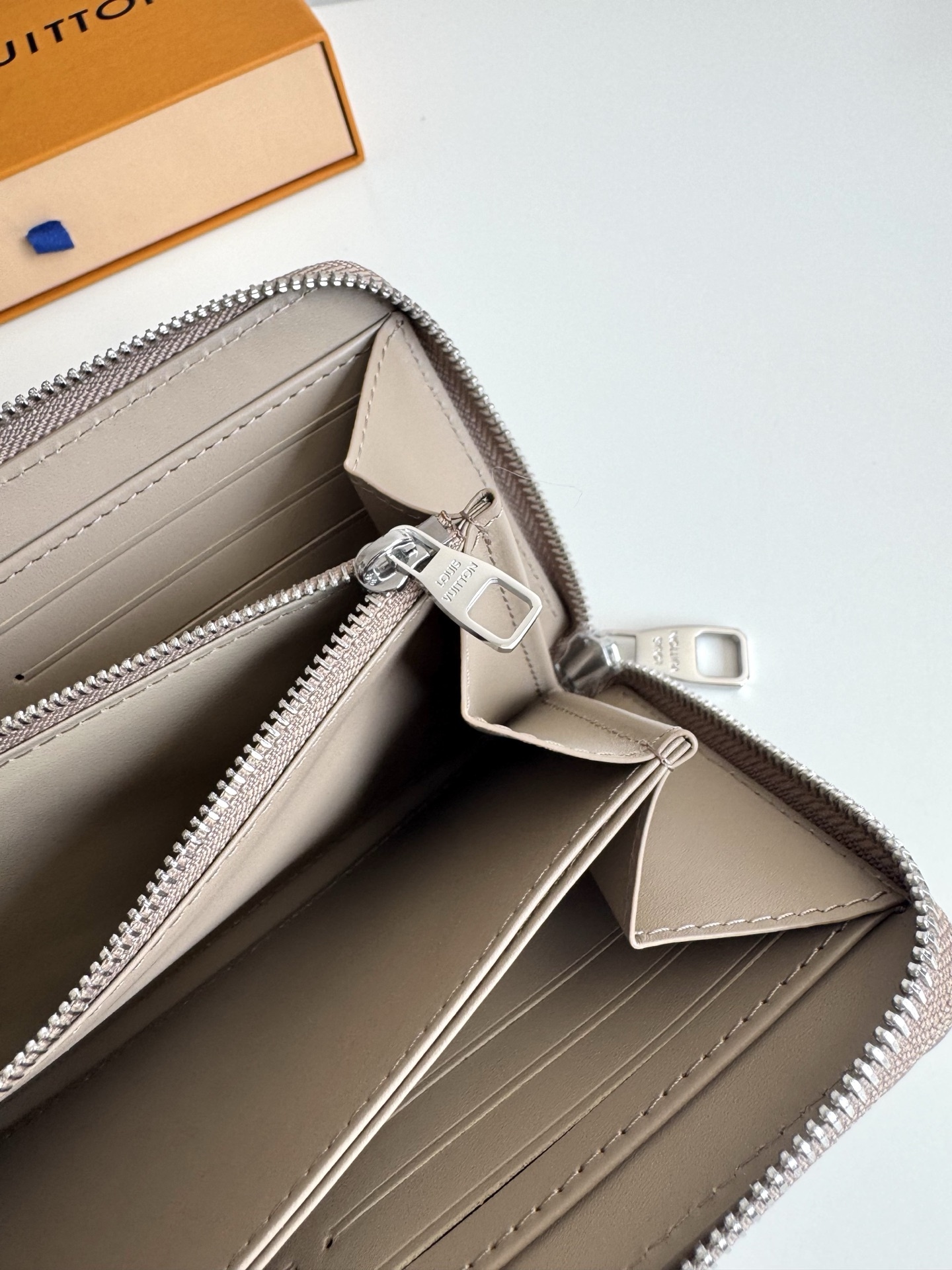 ルイ・ヴィトン「Louis Vuitton」ジッピーウォレット･ホリゾンタル