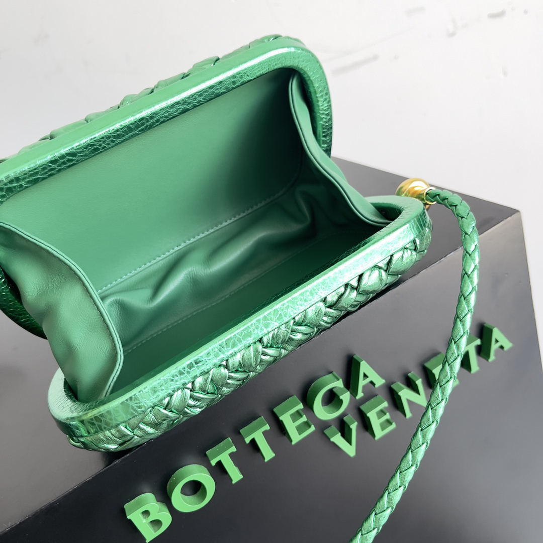 ボッテガ・ヴェネタ「Bottega Veneta」Knot ミナウディエール イブニングバッグ
