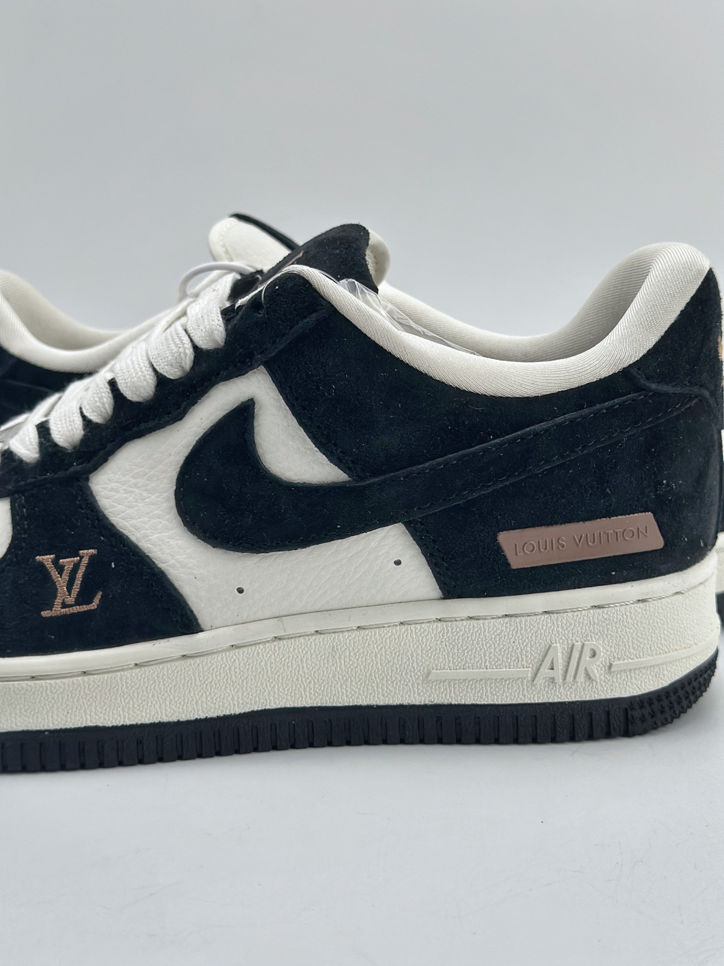 「コラボモデル」Louis Vuitton x Nike Air Force 1 Low スニーカー