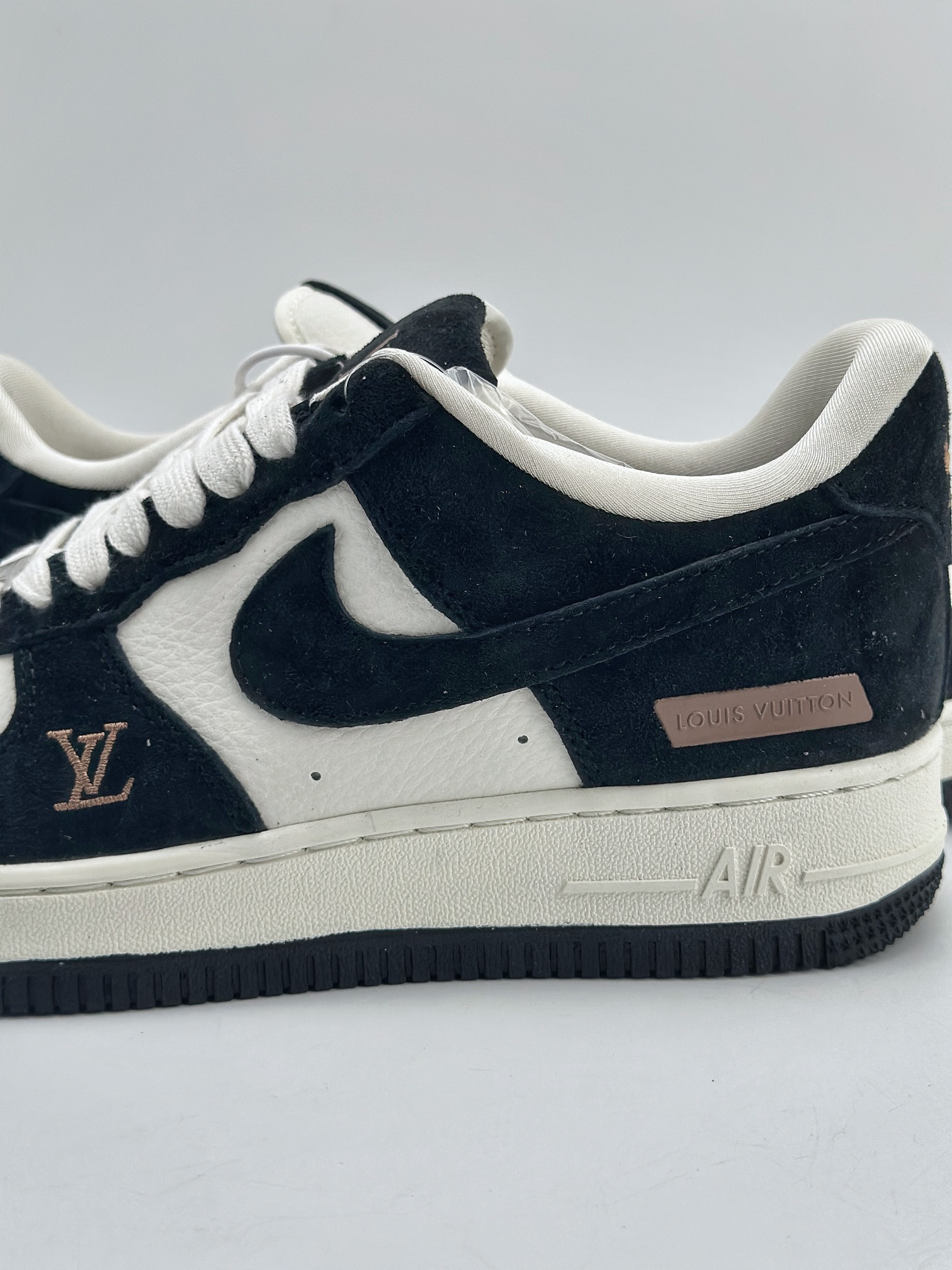 「コラボモデル」Louis Vuitton x Nike Air Force 1 Low スニーカー