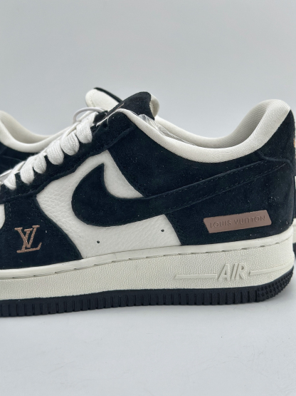 「コラボモデル」Louis Vuitton x Nike Air Force 1 Low スニーカー