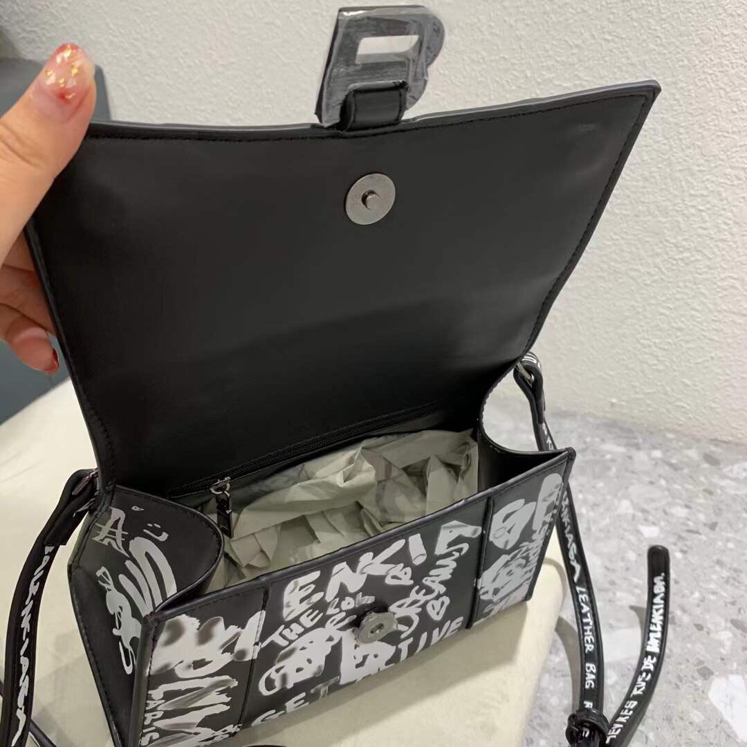 バレンシアガ「Balenciaga」Hourglass グラフィティ ドローイング ショルダーバッグ