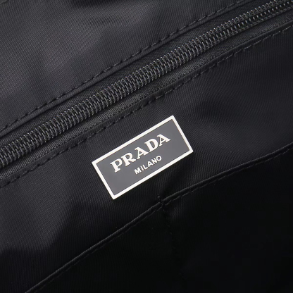 プラダ「Prada」 Re-Nylon & Saffiano Leather Messenger Bag