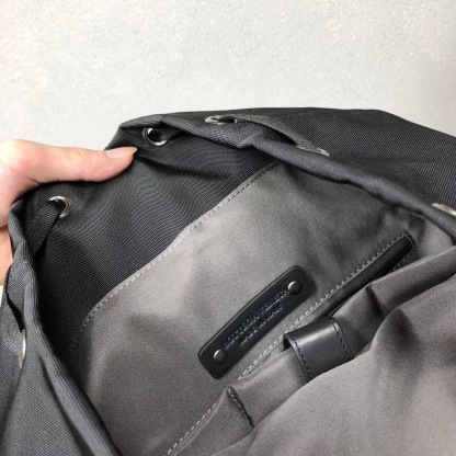 ボッテガ・ヴェネタ「Bottega Veneta」Intrecciato メンズリュックサック