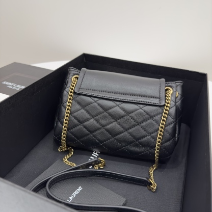 サンローラン「Saint Laurent」‌LE CASSANDRE チェーンバッグ