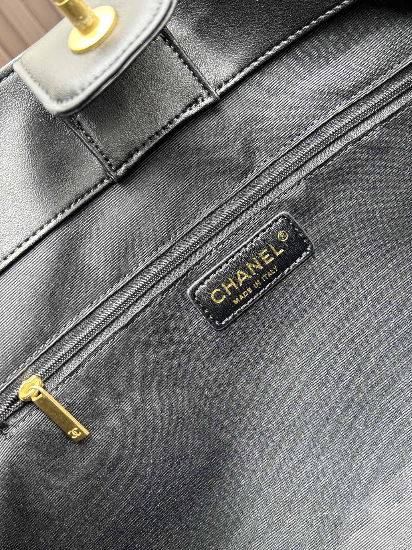 シャネル「Chanel」25A クイルティング トートバッグ アンティークゴールド レディース ショッピングバッグ