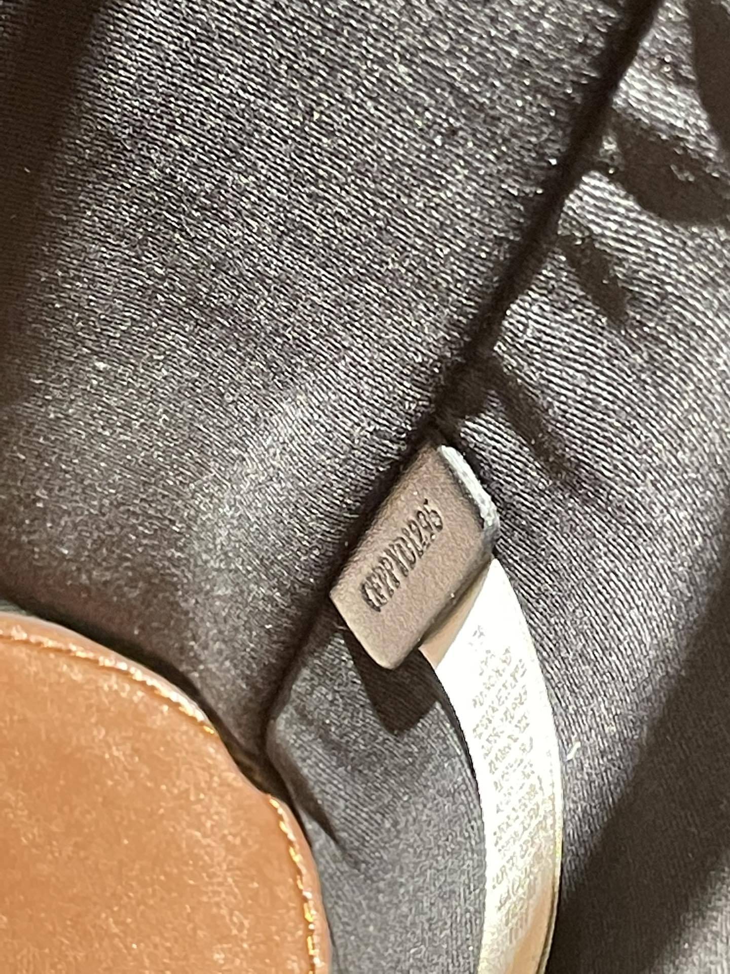 バーバリー「Burberry」TBモノグラム レザー&キャンバス ミニ ウォーターバッグ