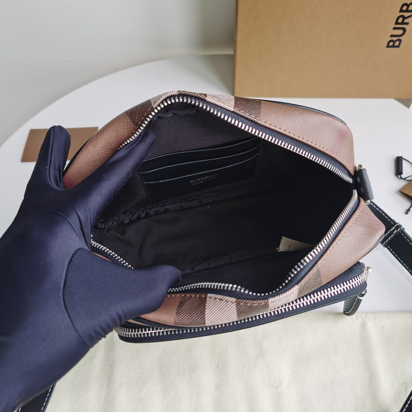 バーバリー「Burberry」チェック柄 スリングバッグ