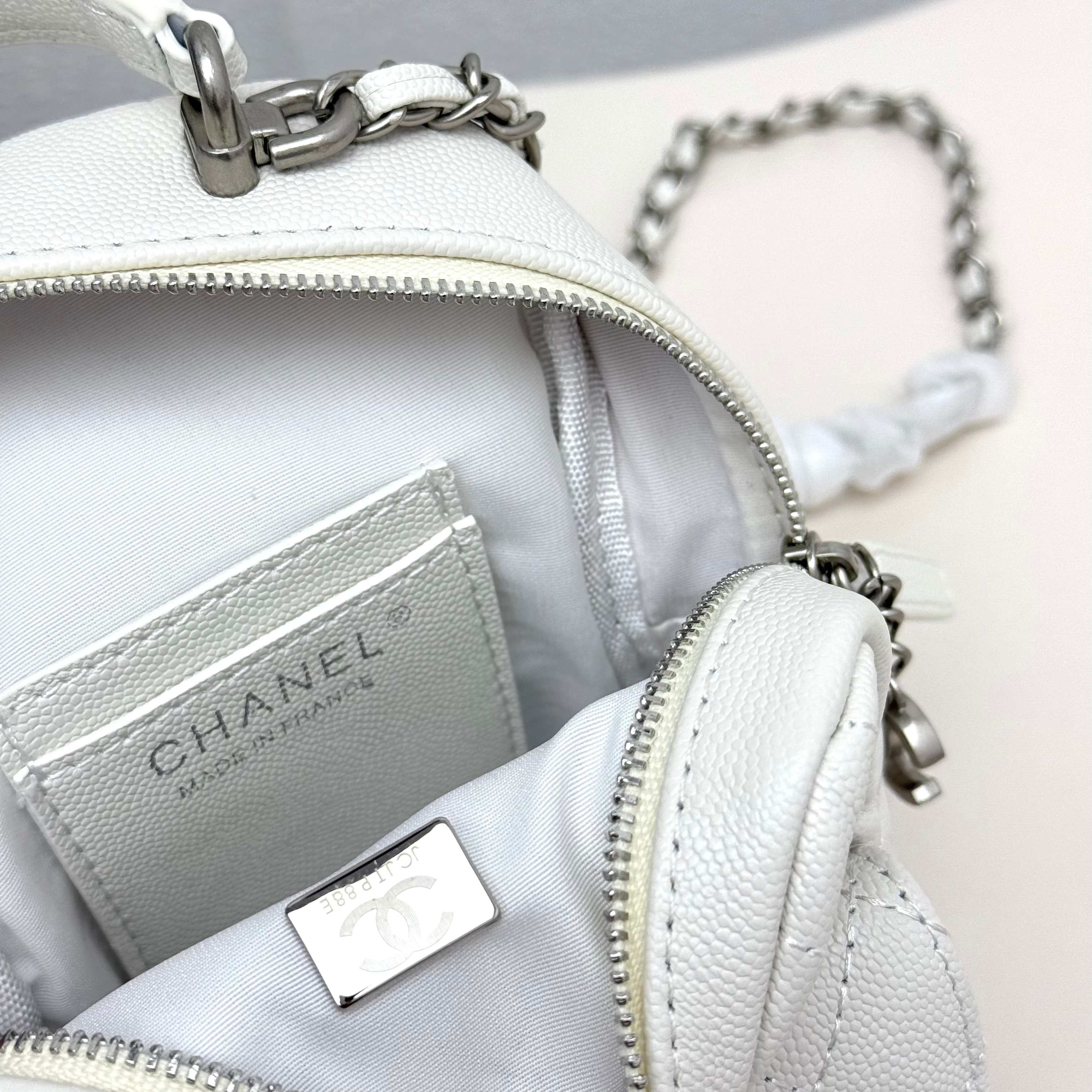 シャネル「Chanel」25C バックパック レザー ミニサイズ