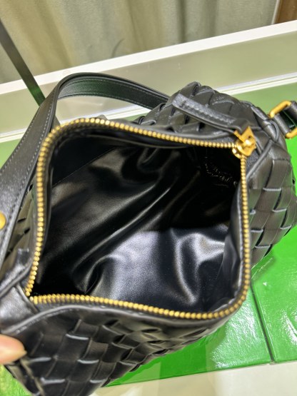 ボッテガ・ヴェネタ「Bottega Veneta」2024早秋 大中華区限定 ショルダーバッグ