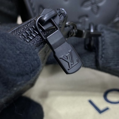 ルイ・ヴィトン「Louis Vuitton」GASTON WEARABLE WALLET バッグ