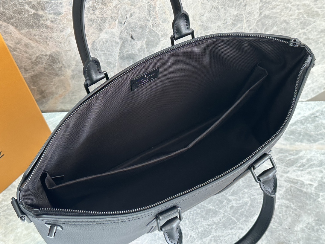 ルイ・ヴィトン「Louis Vuitton」LOCK IT TOTE バッグ