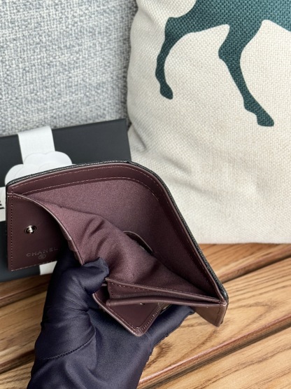 シャネル「Chanel」クラシック バイフォールド コインケース付き ショートウォレット